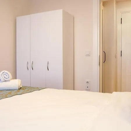 Centrally Located Flat Near Kulturpark İzmir